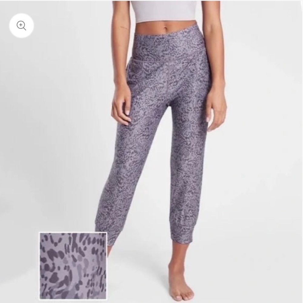 ATHLETA Salutation Printed Crop Jogger, Leopard Print Violet